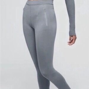 NWT ALO Yoga Thrill Seeker Legging